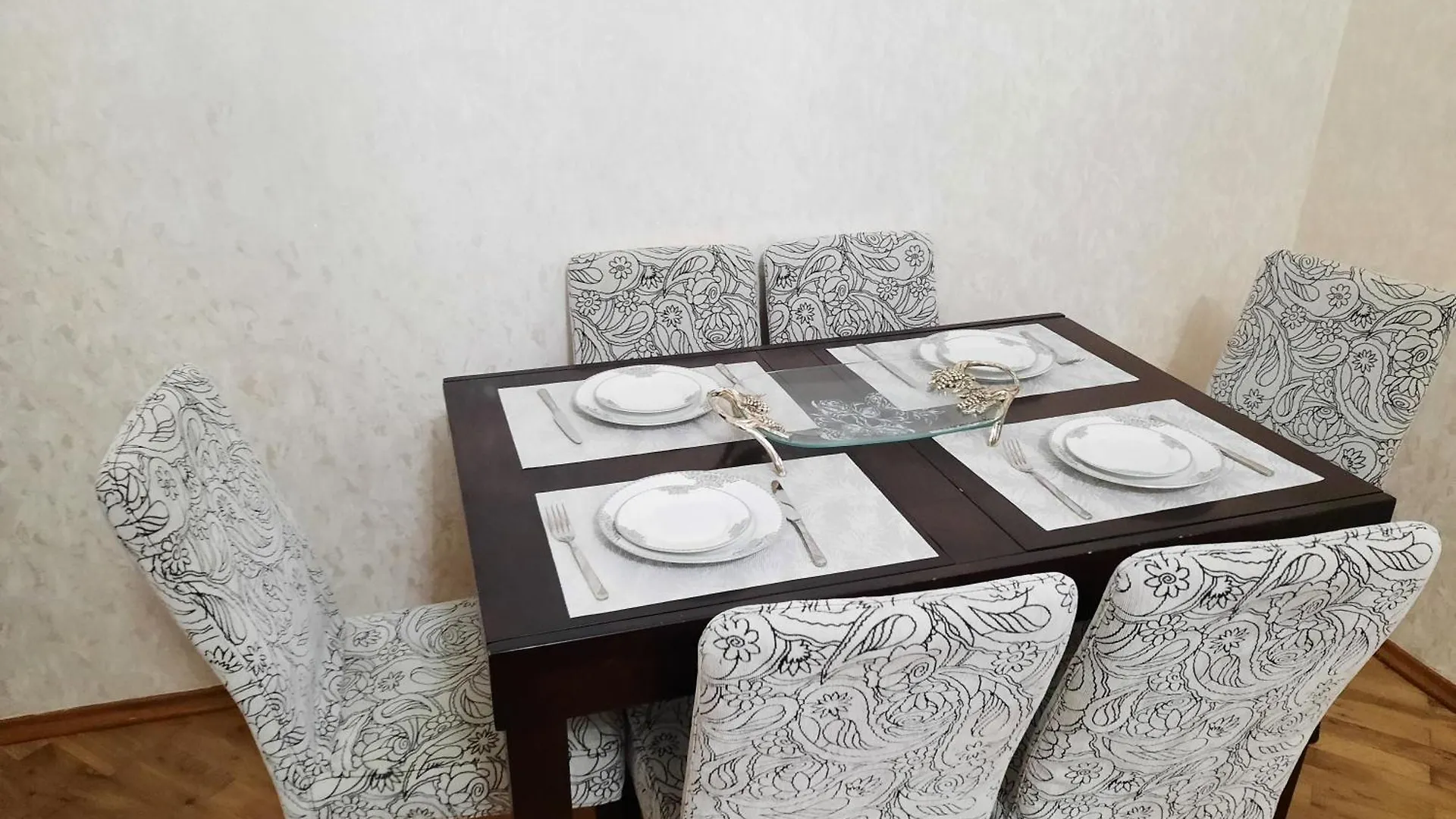 Spacious Apartment In Center, Near Nizami St, Fountain Square And Sahil Metro Station Baku Azerbaijan